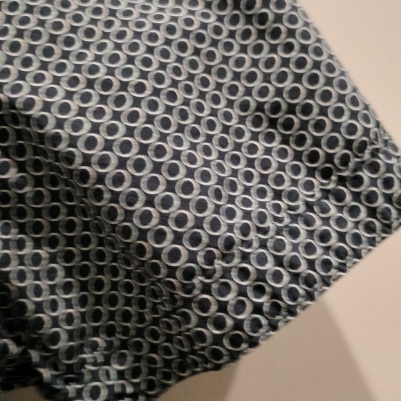 Men's Perry Ellis Shirt Size M Navy Blue Geometric Short Sleeve Button Up - Picture 4 of 5